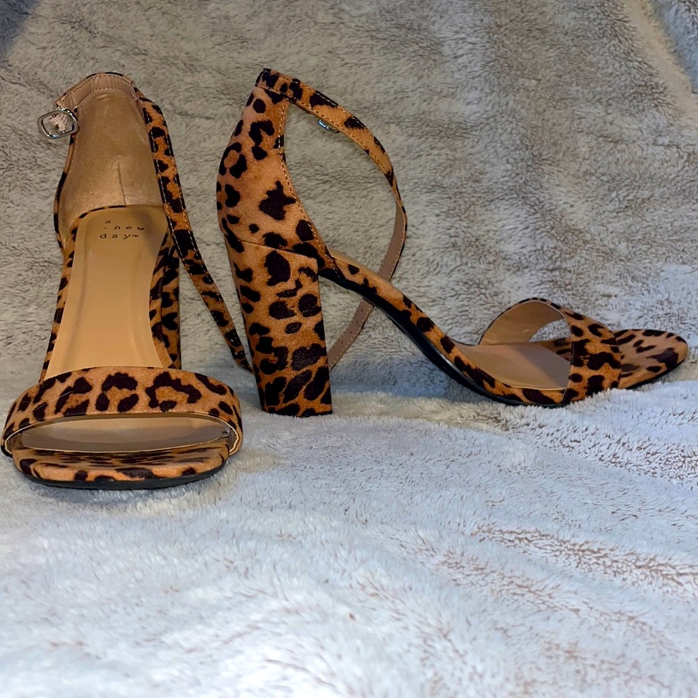 leopard cheetah heels 8.5